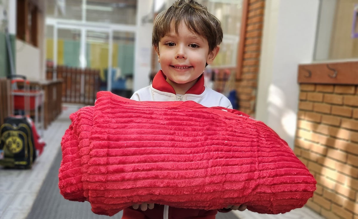 Campanha De Arrecada O De Cobertores Para Fam Lias Atingidas Pelas